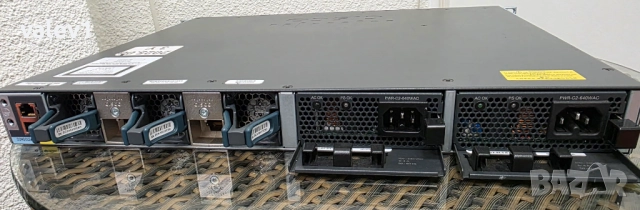 Cisco WS-C3560-48pd 48x1000 POE+ 4xSFP 2x10G 2x640w, снимка 3 - Суичове - 52546203