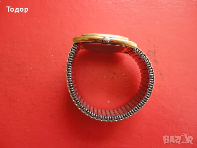 Невероятен позлатен часовник Junghans Quartz, снимка 3 - Мъжки - 47396442