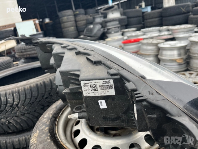 Продавам десен фар за Рено Меган 2018 , снимка 3 - Аксесоари и консумативи - 52864388