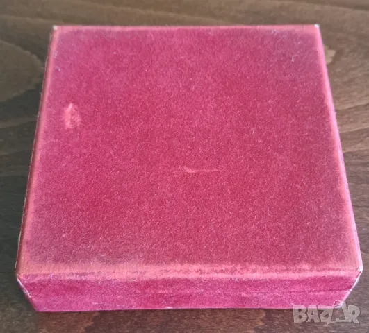  01 Настолен плакет 100г. от рождението на Г.Димитров 1982г , снимка 3 - Антикварни и старинни предмети - 48677388