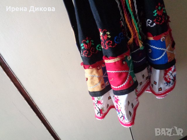 Продавам българска народна дамска носия / комплект, снимка 4 - Антикварни и старинни предмети - 40165721