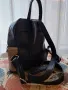 Дамска раница,среден размер,цвят черен и златист,като нова, снимка 3