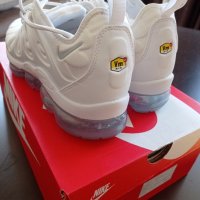 Air vapormax Plus, снимка 4 - Маратонки - 41977850