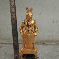метална статуетка-рицар, снимка 1 - Други ценни предмети - 41646266