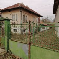 Продавам двуетажна къща в село Рогозен, снимка 3 - Къщи - 42027671