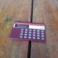 Стар електронен мини калкулатор, снимка 1 - Антикварни и старинни предмети - 39056230