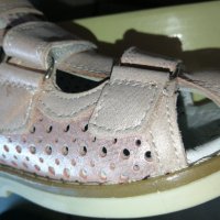 Розови сандали от естествена кожа, ширината се регулира, закрити пръсти. , снимка 2 - Детски сандали и чехли - 41262727