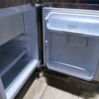 Хладилник за вграждане , снимка 1 - Хладилници - 41965261