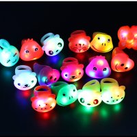 Малки светещи играчки в 4 цвята тип пръстен , снимка 2 - Фигурки - 38825133