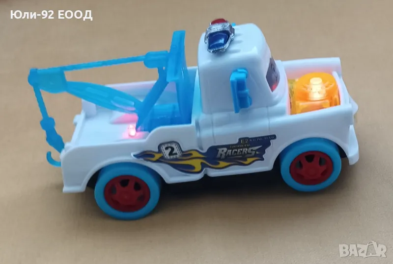 Детска движеща се, светеща и издаваща звуци играчка - камионче кран, снимка 1