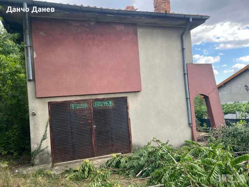 Поземлен имот със сграда+гараж с канал 937 кв.м х 70= 65 590 €, снимка 1