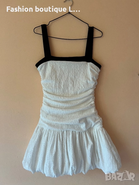 Zara нова елегантна бяла рокля с черни презрамки и страничен цип М размер нова с етикет 🖤🤍, снимка 1