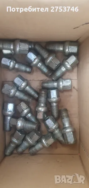 Оргинални болтове за джанти  на Мерцедес, снимка 1