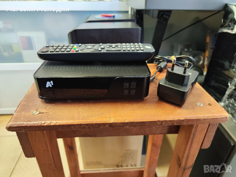 Плеър с дистанционно. Възпроизвежда песни mp3 формат от флашка (usb). Може да се върже към усилвател, снимка 1