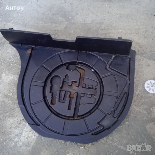 Кора за резервна гума за Тойота Ярис 2004 г, снимка 1