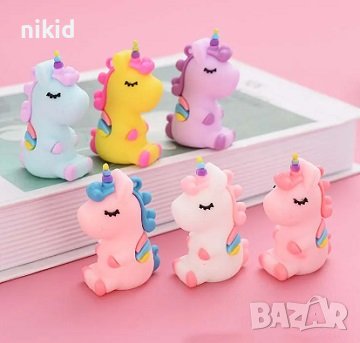 еднорог Unicorn пластмасова гумена фигурка играчка за игра и украса торта и др., снимка 1