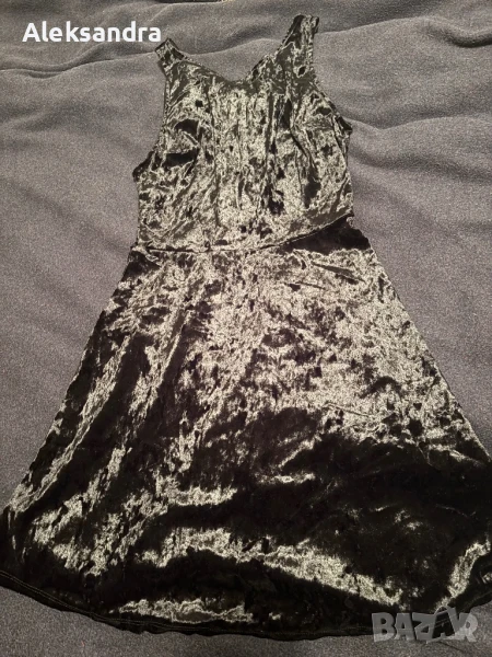 Черна кадифена рокля, снимка 1