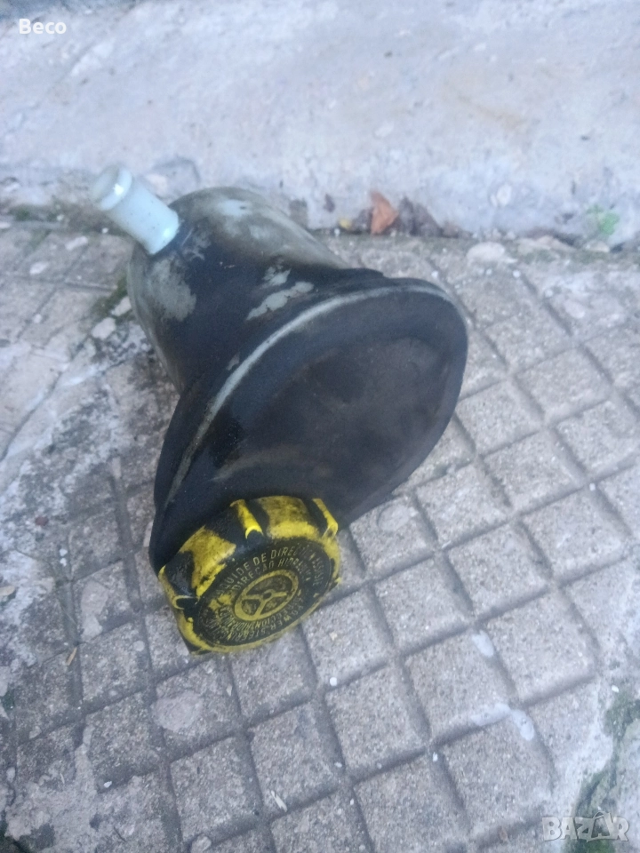 казанче за хидравлична течност , снимка 1