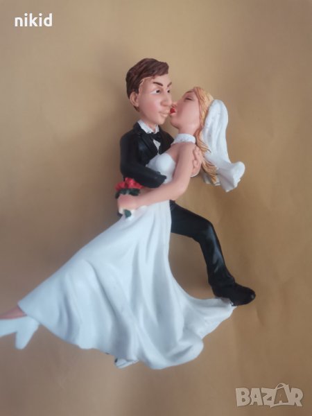 Младоженци двойка голяма фигурка връх украса за сватба сватбена торта топер керамична, снимка 1