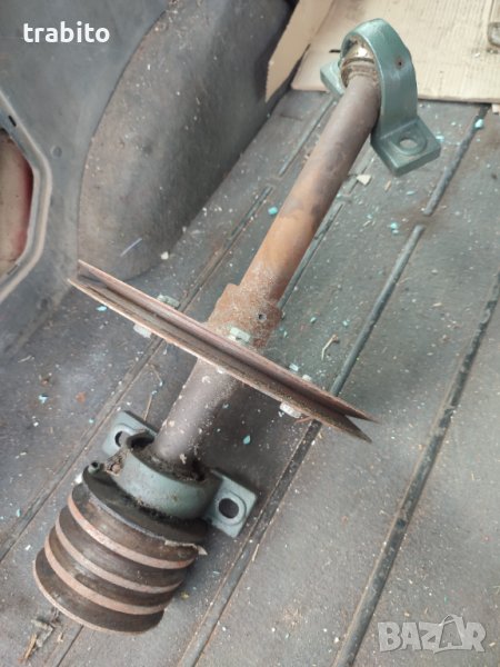 Комплект ос с ремъчни шайби и лагерни тела, снимка 1