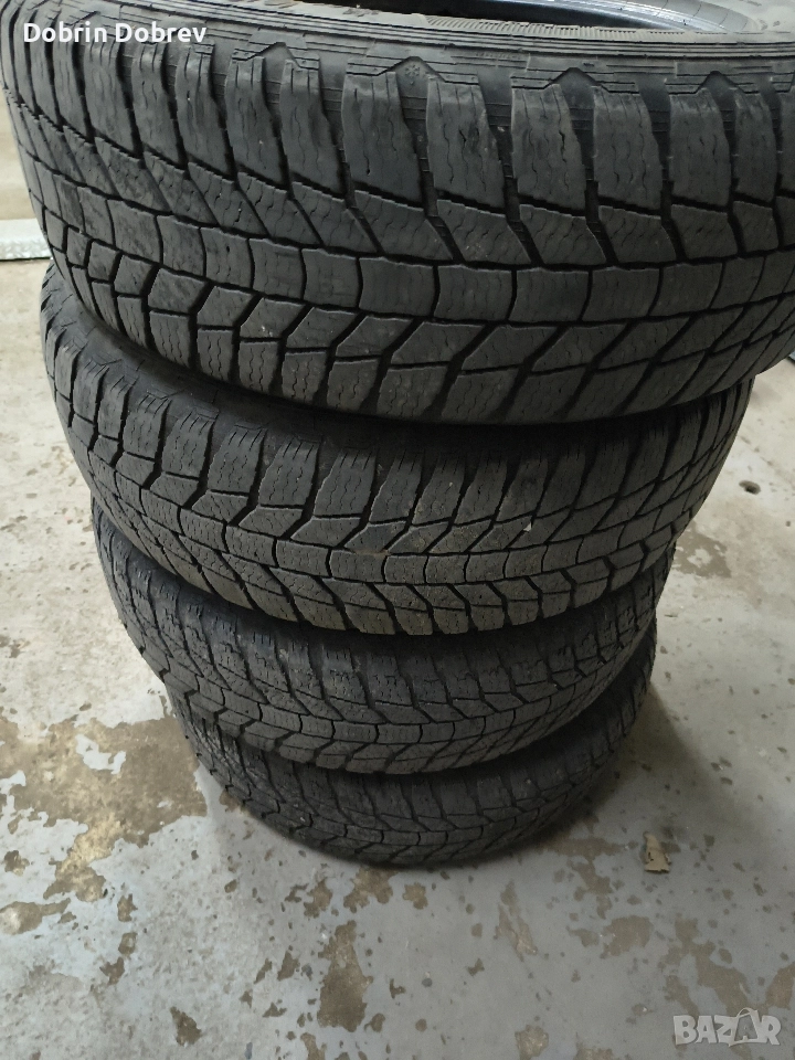 Зимни гуми за джип 215 70 16, снимка 1