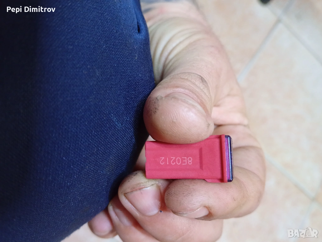 За Chevrolet Aveo 2008 г., бензин ~85 к.с. (1.4, T250):  50 A предпазител (JCASE) е: 🔹 Предпази, снимка 1