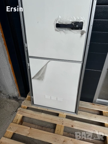 Оригинална врата за KNAUS & TABBERT  (Алуминиева)(чисто нова) (имам налични бройки)    , снимка 3 - Части - 53640008