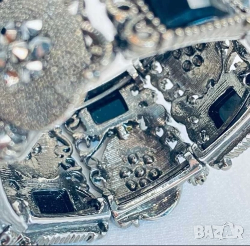 Луксозна дамска гривна BAGUE A DAMES, снимка 2 - Гривни - 52346273