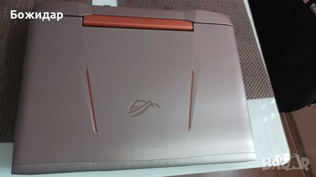 продавам лаптоп Asus 17"3