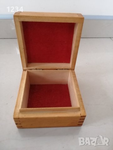 Дървена кутия 9.5 х 9.5 h 5 cm. , снимка 4 - Други стоки за дома - 41423407