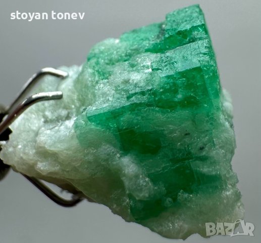 Изумруден кристал в топ зелен цвят! 8.20кт.!, снимка 2 - Арт сувенири - 44321831