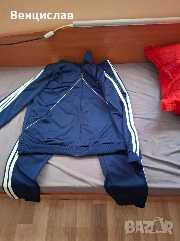 Продавам Спортен екип Адидас 