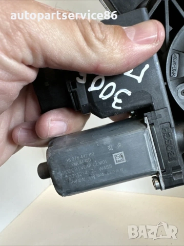 Регулатор с мотор за преден десен прозорец за Peugeot 3008 1.2T (2022) 9837844280, снимка 3 - Части - 53604595