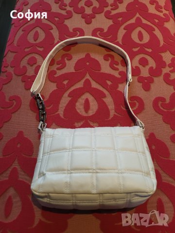 Бяла чанта, снимка 5 - Чанти - 40117975