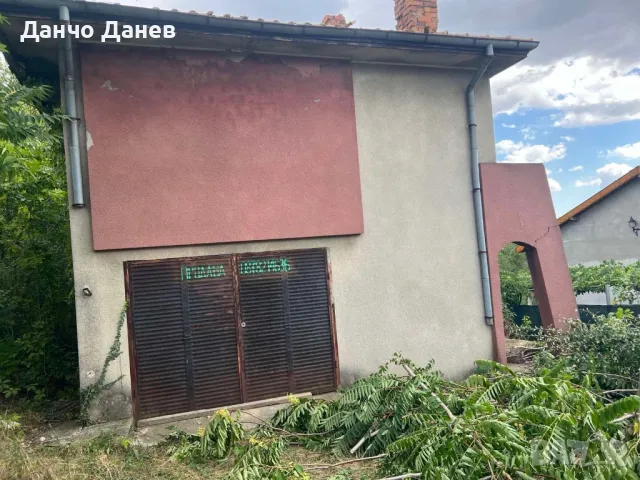 Поземлен имот със сграда+гараж с канал 937 кв.м х 70= 65 590 €, снимка 1