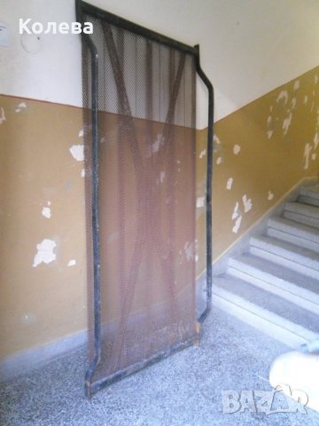 Метална пружина