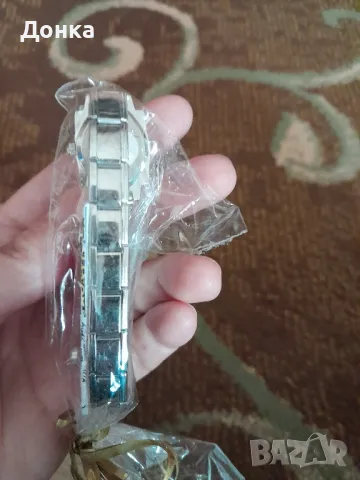 Дамски часовник нов с батерии , снимка 2 - Дамски - 48518994