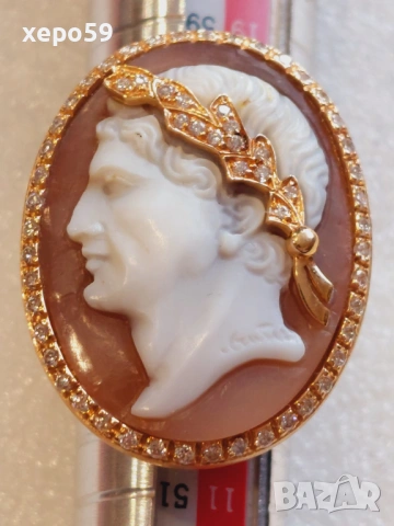 Уникален дамски златен пръстен,злато 18 карата,45 брилянта,и огромна камея, снимка 4 - Пръстени - 53840580