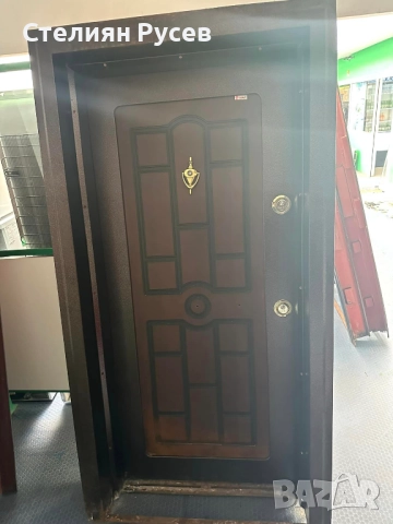 0126 НОВА кави kavi метална входна врата 85/191 см - цена 349 лв или 178,44 евро   леко надуто има п