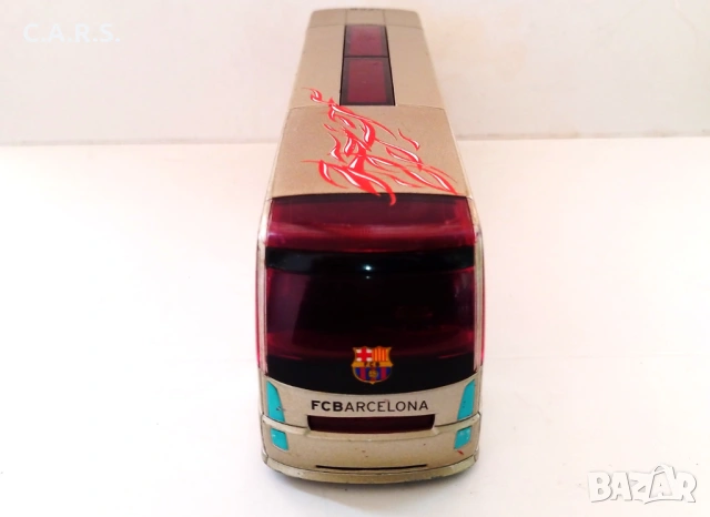 FC Barcelona Team Bus Maisto - Мащаб 1:43, снимка 4 - Колекции - 52303681