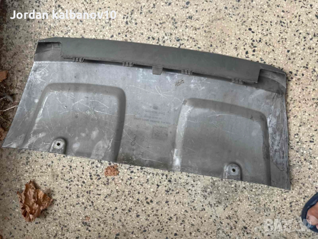 Кора под предна броня на Range Rover Evoque само за 100Eur. GJ32-17F011-AD, снимка 2 - Части - 53467980