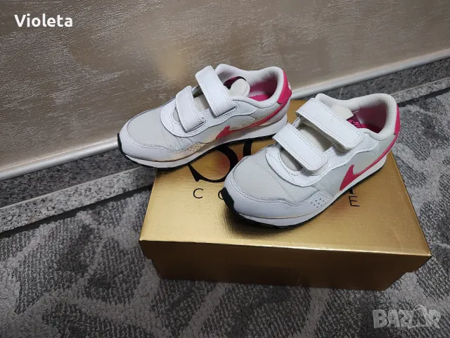 "NIKE" 31 номер, Неразличими от нови, снимка 2 - Детски маратонки - 49697132