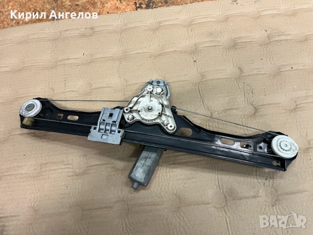 Заден ляв ел. механизъм на стъклото за Mercedes C-class W203, снимка 3 - Части - 53609161