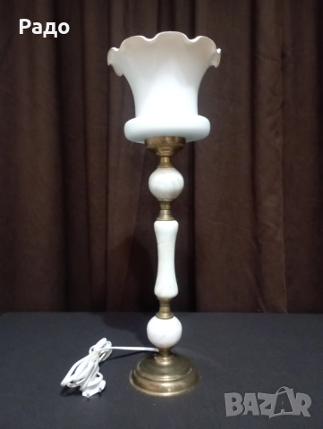 Комплект от две мраморни лампи с бели стъклени абажури, снимка 2 - Настолни лампи - 52772220