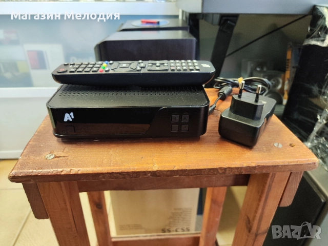 Плеър с дистанционно. Възпроизвежда песни mp3 формат от флашка (usb). Може да се върже към усилвател