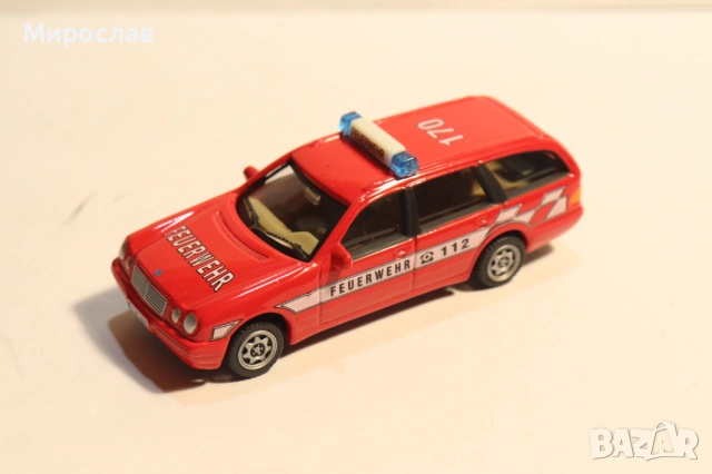 1:64?? HONGWELL MERCEDES BENZ E ПОЖАРНА КОЛИЧКА МОДЕЛ, снимка 7 - Колекции - 53605882