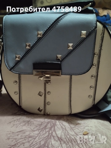 Едната е на паусе джиинс, две са на алеса и другата е на guss, снимка 3 - Чанти - 53752351