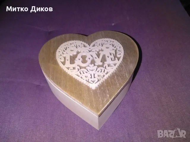 Дървена кутия за бижута сърце Love нова 150х145х45мм