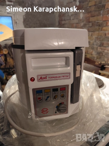 Продавам 2 фритюрника 