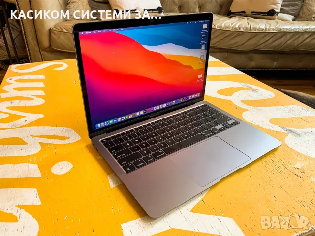 MacBook Air 13″ 2020, M1 8 Cores, 8 GB, 7 core GPU 256 GB, Space Gray, Перфектен
